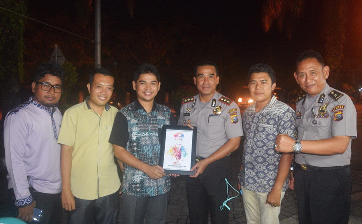 Kapolres Edi Terima Kenang- Kenangan Detak Kampar